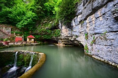 Mystical Caves and Enchanting Plateaus: Çal Cave-Hıdırnebi Plateau Tour – Departing from Trabzon
